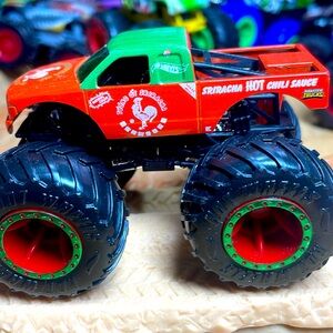 Siracha HOT chili Sauce